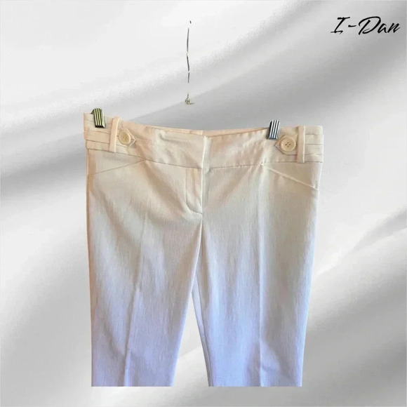 Color is off in the photos.  These are a true white pant. - Picture 2 of 4